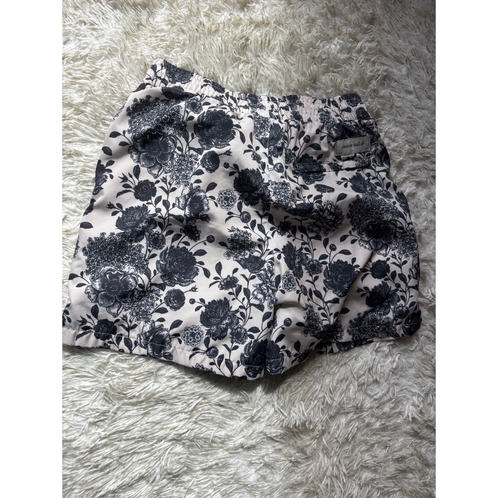 Maison Article Floral Mesh Lined Shorts Cream Black Mens Small JM/012382.AEM